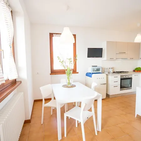Le Vele Beth's House * برنزوني سول جاردا