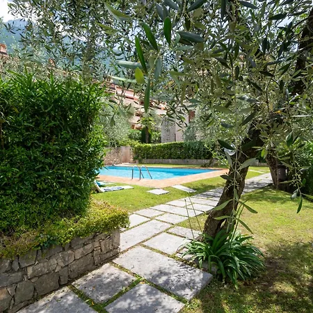 Le Vele Beth's House * 브렌조네 술 가르다